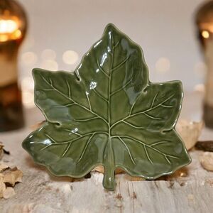 Pottery Barn Green Harvest Salad Dessert Leaf Plate Fall Autumn Thanksgiving